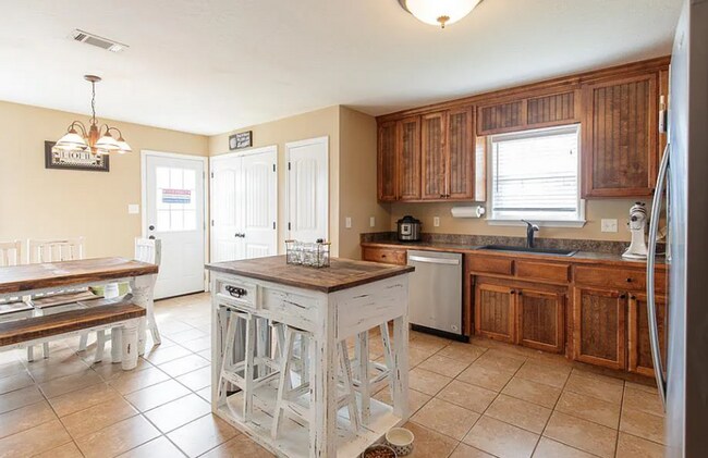 Foto del edificio - Valdosta Comfort: 3BR Home with Fenced Yard & Pet-Friendly!