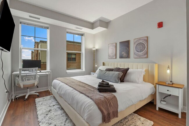 Foto del edificio - 255 N Addison Ave