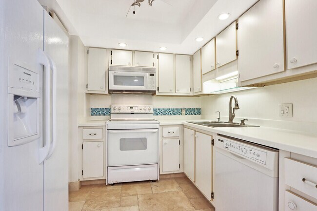 Building Photo - 900 Ocean Dr
