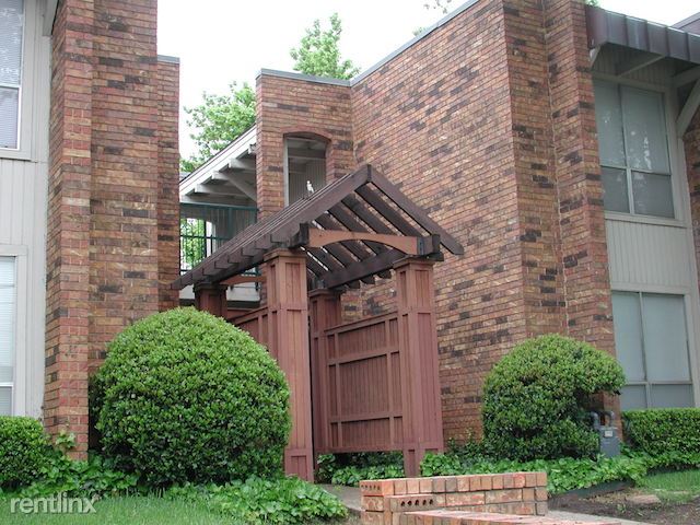 Primary Photo - 4423 Cole Ave