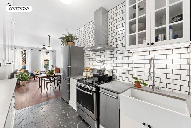 Building Photo - 535 Kosciuszko St