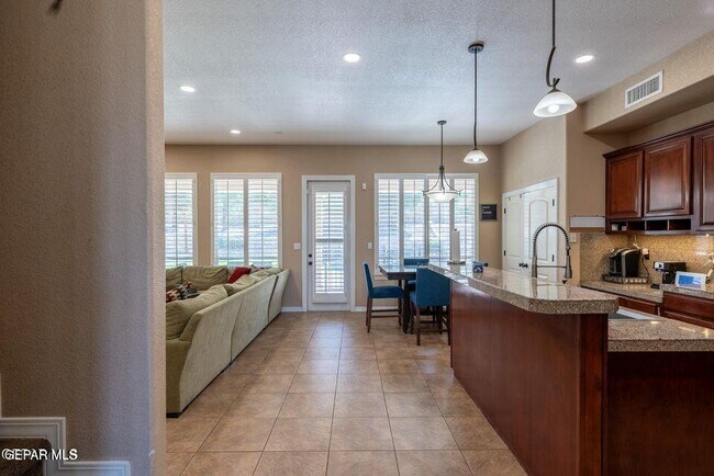 Foto del edificio - 1272 Franklin Quail Pl