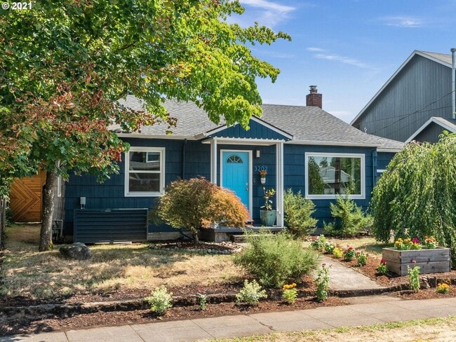Building Photo - 3202 SE 56th Ave