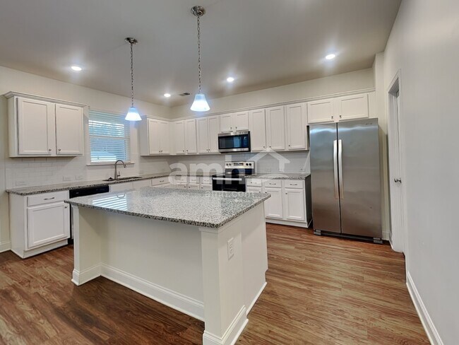 Foto del edificio - 716 Cyprus Ave