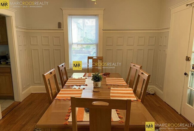 Foto del edificio - 96 Chestnut Hill Ave