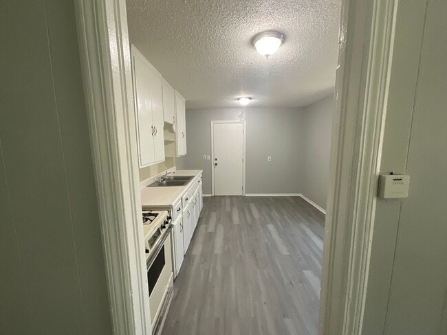 Building Photo - 532 E Boeing Dr