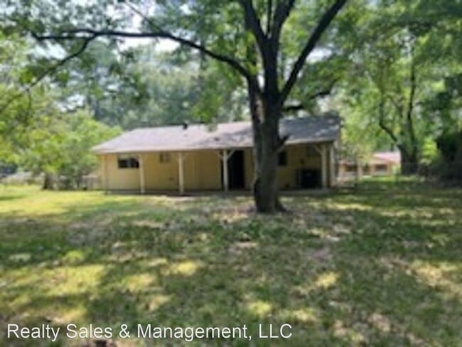 Building Photo - 3 br, 1.5 bath House - 419 Queen Julianna ...