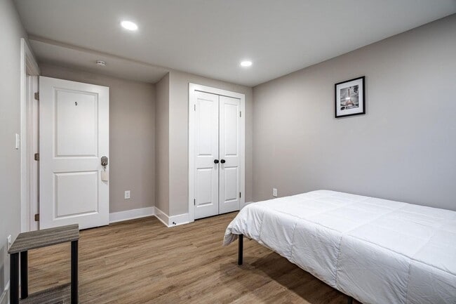 Building Photo - 375 Dollar Mill Rd SW