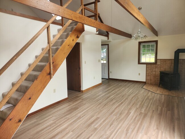 Foto del edificio - 80 Noyes Rd