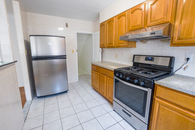 Kitchen - 6835 Kindred St House