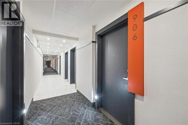 Photo du bâtiment - 1442 Highland Rd W