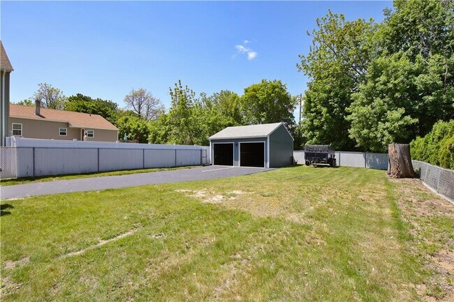 Building Photo - 103 Rodman St