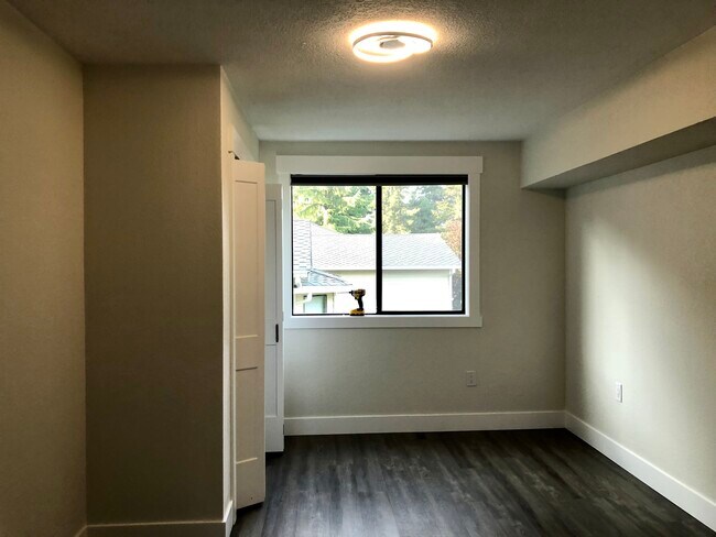 Building Photo - 32739 2nd Ave SW