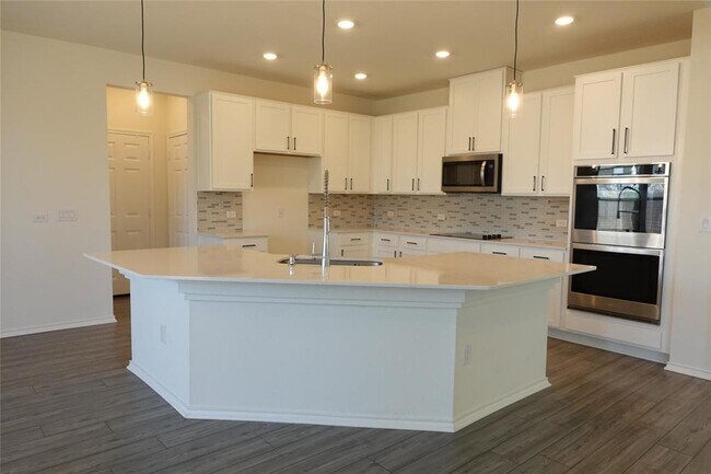 Foto del edificio - 7808 Lawford Ct