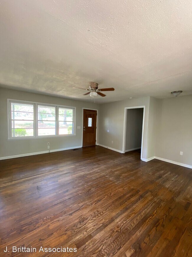 Building Photo - 3 br, 1 bath House - 1911 Airport Road