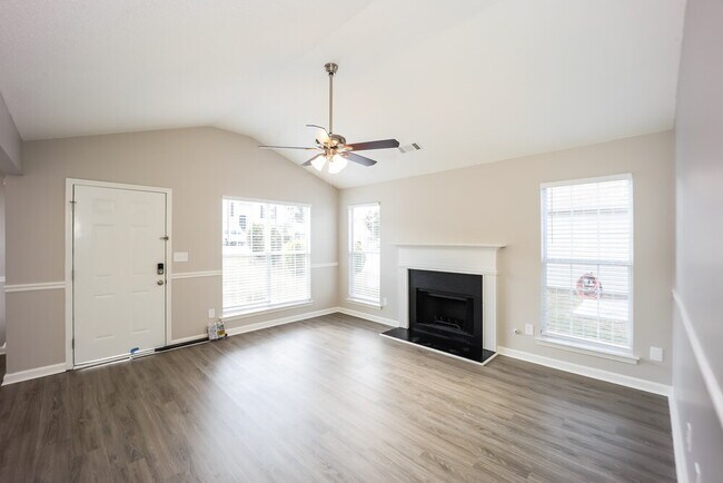 Foto del edificio - 5651 Eagles Feather Ln