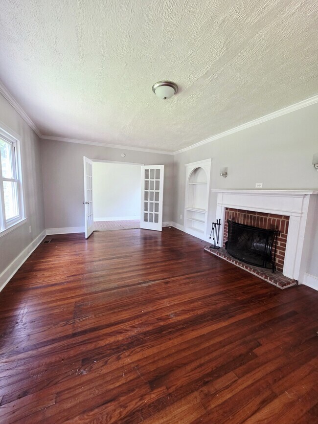 Foto del edificio - 302 E Greene St