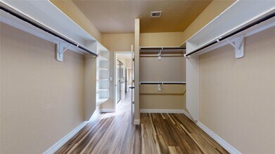 Building Photo - 3206 Gibbons Crest Ln