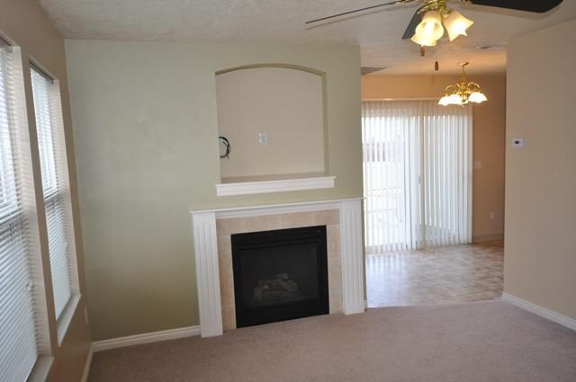 Building Photo - 1329 N Stephanie Ln