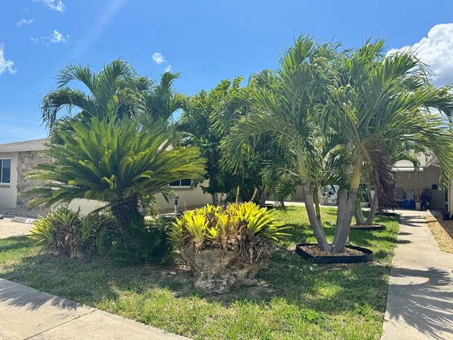 Building Photo - 4808 Lucaya Dr