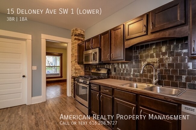 Building Photo - 15 Deloney Ave SW