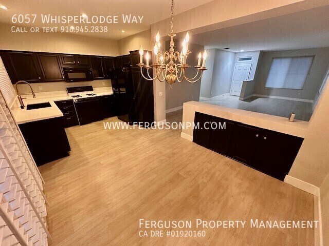 Foto del edificio - 6057 Whisperlodge Way