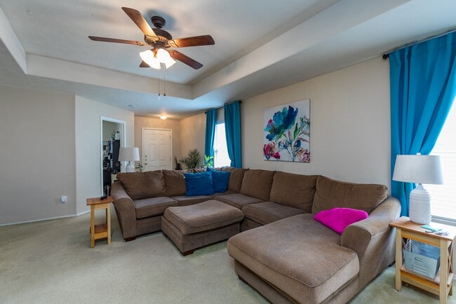 Foto del edificio - 24027 Kingbriar Dr
