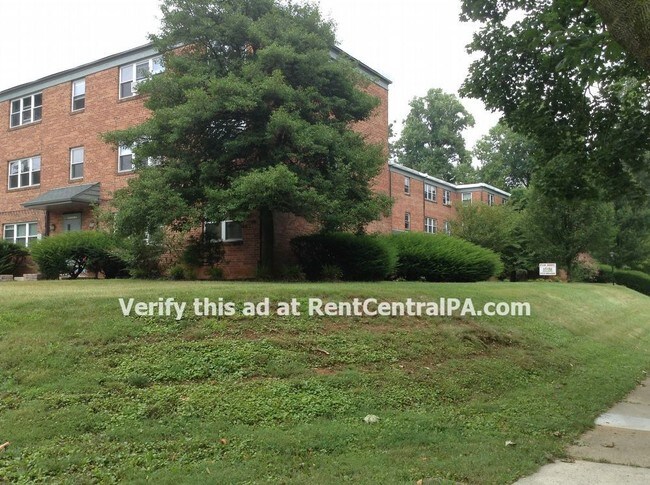 Building Photo - 412 S College St Apt 304