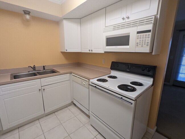 Building Photo - 6619 La Mirada Dr W