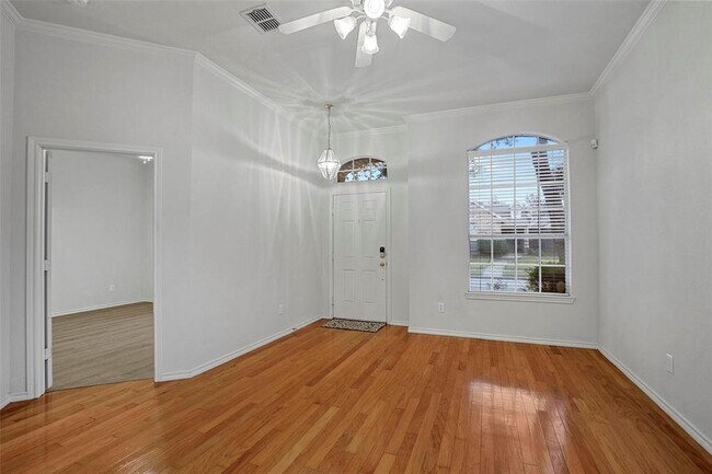 Foto del edificio - 7907 Rosebriar Ln