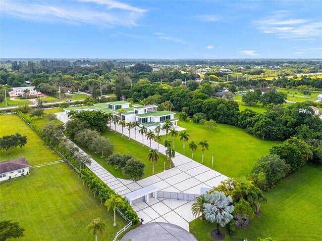 Foto del edificio - 17250 SW 52nd Ct