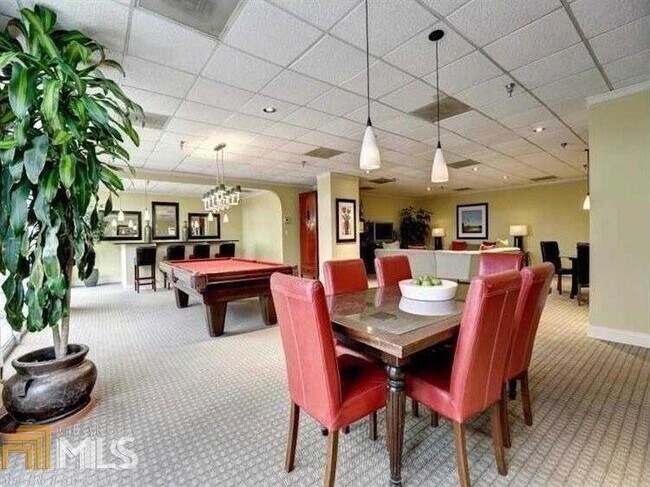 Foto del edificio - 2479 Peachtree Rd NE
