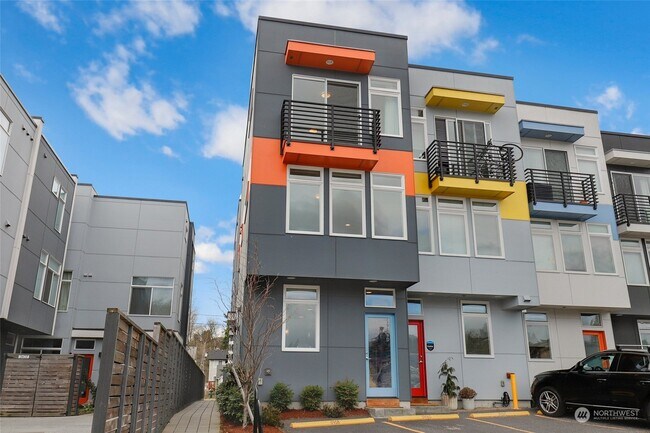 Building Photo - 5956D 36th Ave S