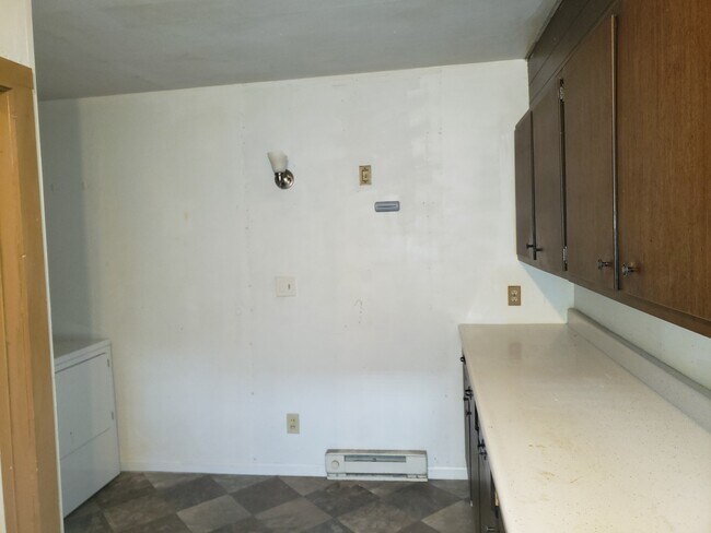 Third part of the kitchentte. - 216 S High St