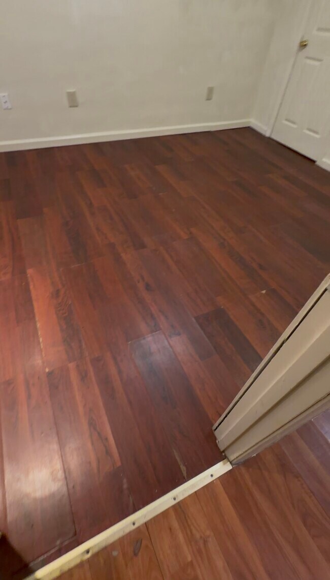 Foto del edificio - 827 W 42nd St