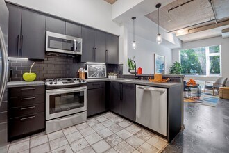 Building Photo - Artisan
