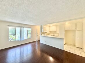 Building Photo - 3718 Mentone Ave