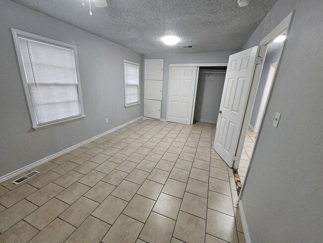 Foto del edificio - 2505 NW Lincoln Ave