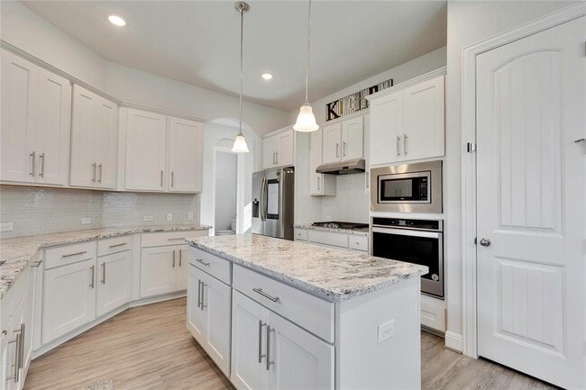Building Photo - 124 Leadtree Loop