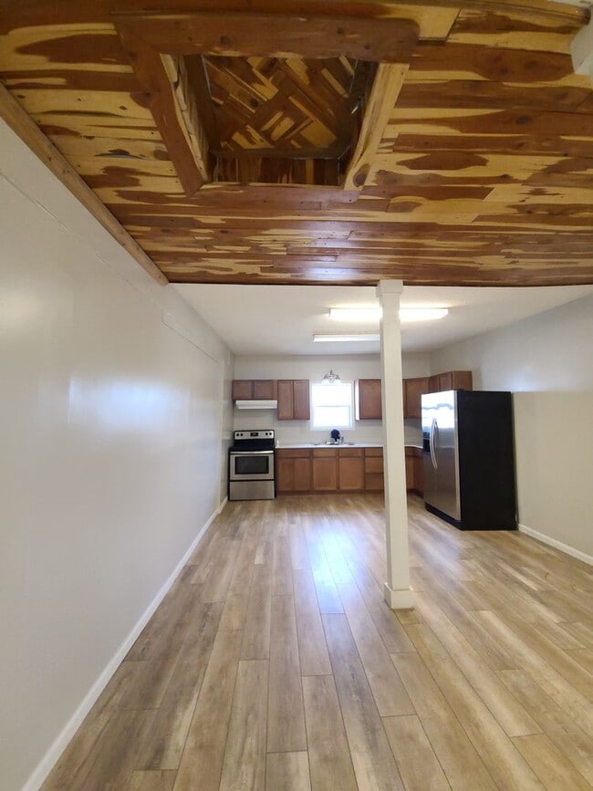 Building Photo - Cute 2/2 Apartment in Moss Bluff!