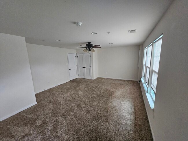 Building Photo - 109 Wheatfield Dr