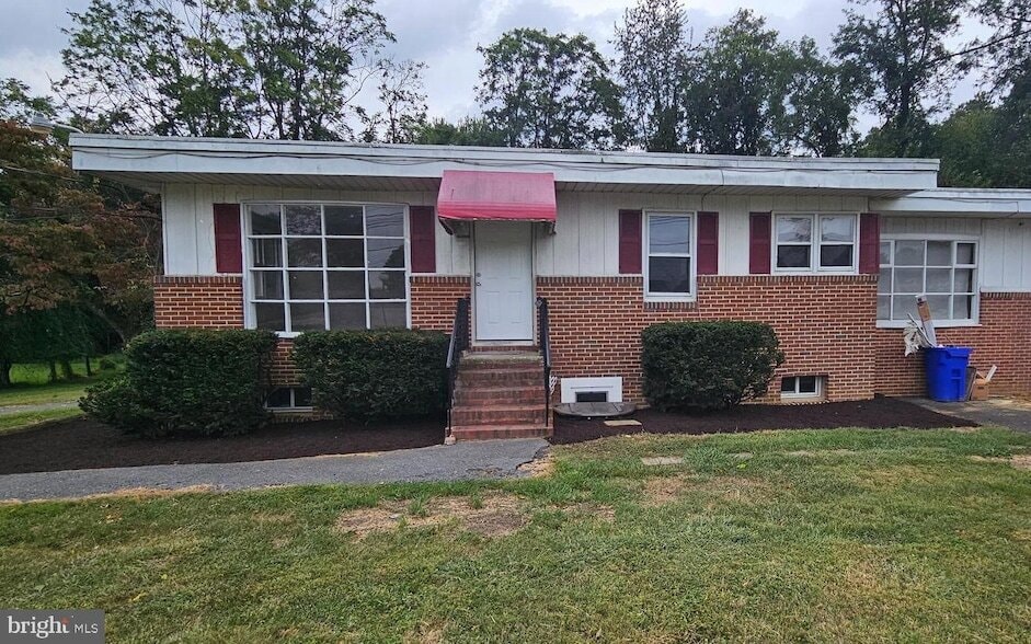 Primary Photo - 10879 Clarksville Pike