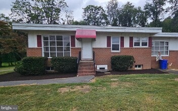 Building Photo - 10879 Clarksville Pike