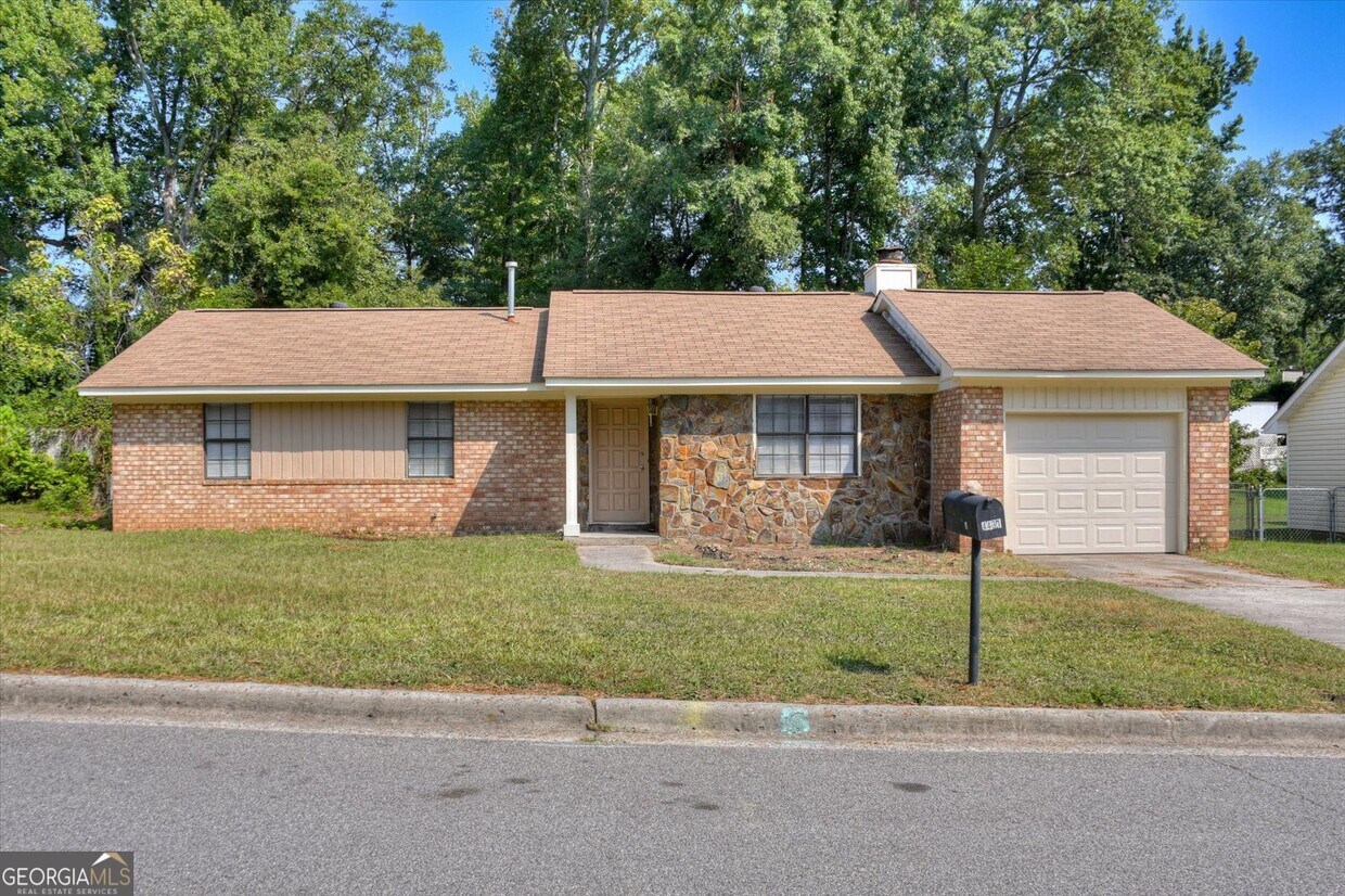 Foto principal - 4431 Whisperwood Dr