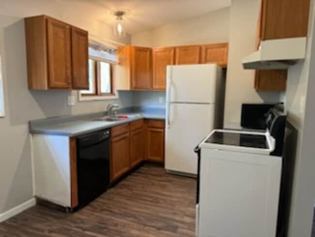 Building Photo - Schedule a Showing Today!!!