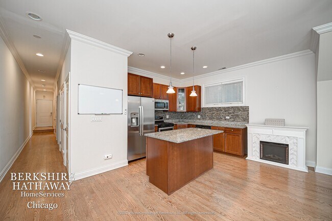 Foto del edificio - 653 W Barry Avenue