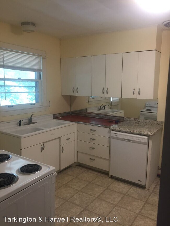 Building Photo - 2 br, 1 bath House - 4115 Outer Dr.