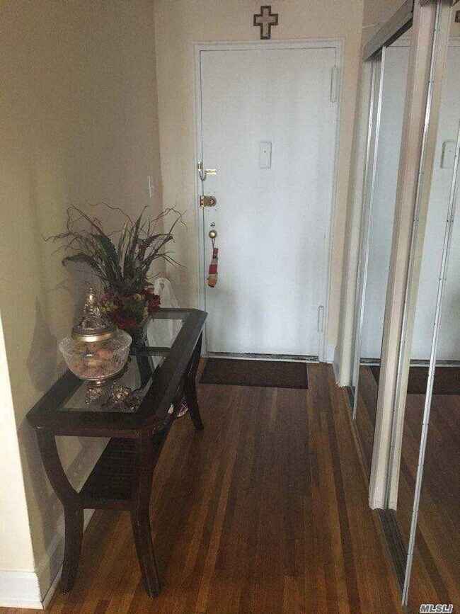 Foto del edificio - 720 E 31st St