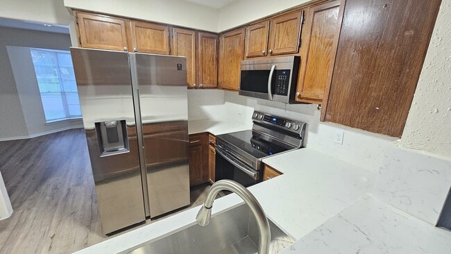 Building Photo - 10303 Old Towne Ln