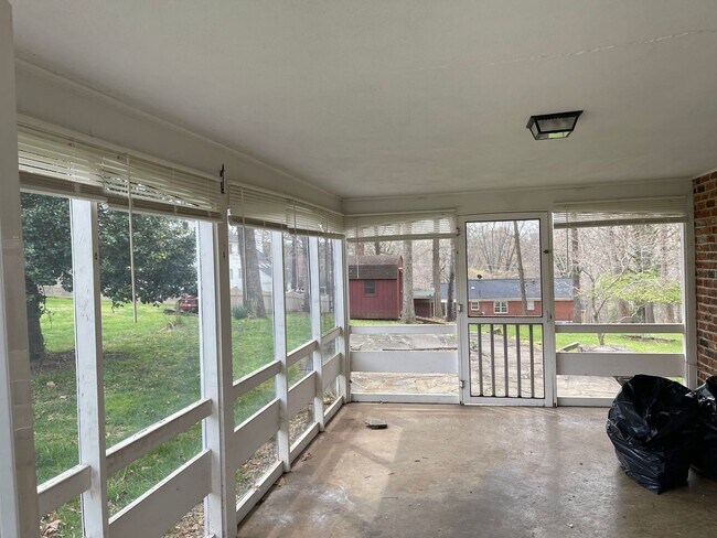 Foto del edificio - 2047 Overbrook Rd